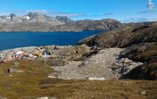 Tasiilaq non è solo bellezza: i problemi sociali sono diversi e contribuiscono a creare la realtà della cittadina.